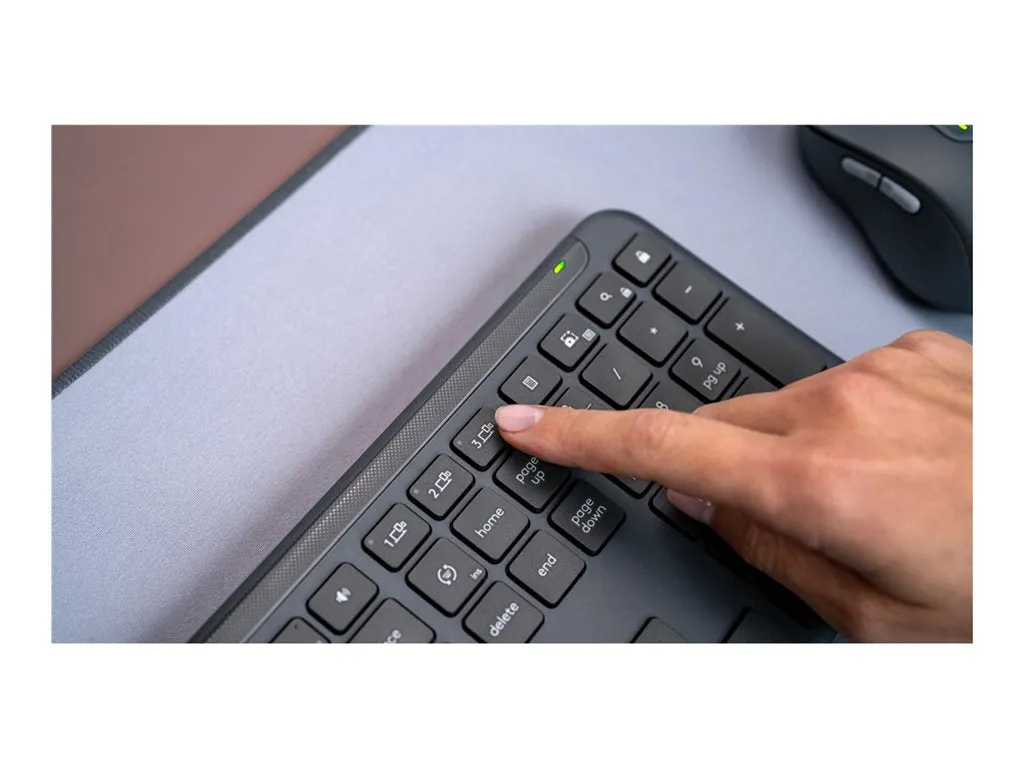 Logitech Signature MK955 Slim Combo for Business - Keyboard and mouse set - wireless - Bluetooth 5.1 LE 920-012427